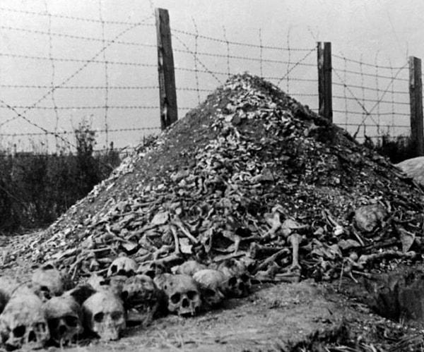 1. Efsane: Soykırım neticesinde toplam 6 milyon Yahudi hayatını kaybetmiştir.
