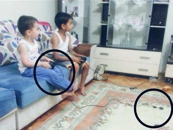 3. Тебе не разрешалось играть одному. Только с братом