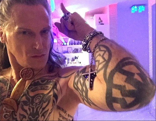 7. Теперь Никиту Джигурду будут звать Джанатан Эль-Аир Браташ Джи Погоржельский фон Ган Эден.