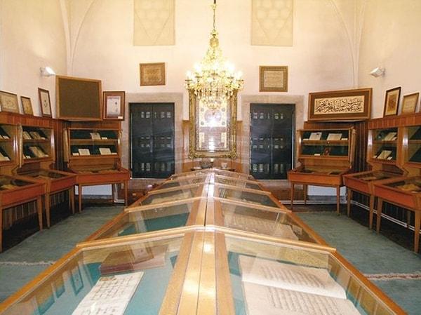 6. Süleymaniye Yazma Eser Kütüphanesi - İstanbul