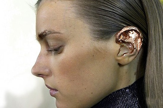 Новый бьюти-тренд – макияж для ушек!