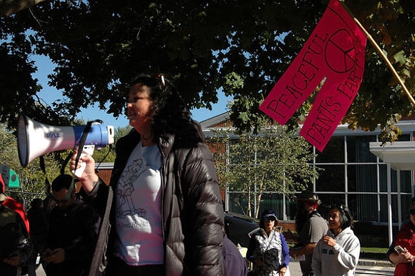 5. «Это не гневный протест против Алана. Это лишь группа замечательных людей, принимающих свое тело и имеющих право надевать на него все, что хорошо сидит».