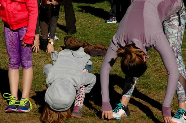 7. Берк сообщает, что из солидарности собралось около 400 женщин, желающих восстать против сексизма и продвинуть политику боди-позитива.