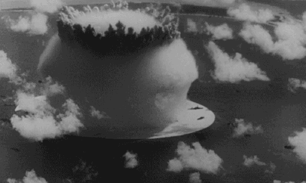 2. 2. Dünya Savaşı sırasında ABD'nin Hiroşima'ya atom bombası atması