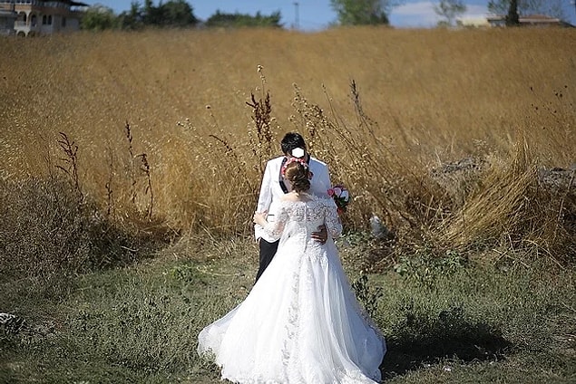 15. Özellikle son yıllarda diklemesine yükselişe geçen düğün fotoğrafçıları.