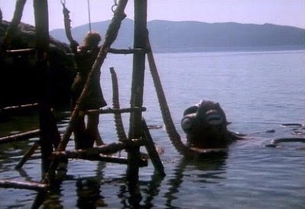 25. Tarkan: Viking Kanı filmindeki ahtapot.