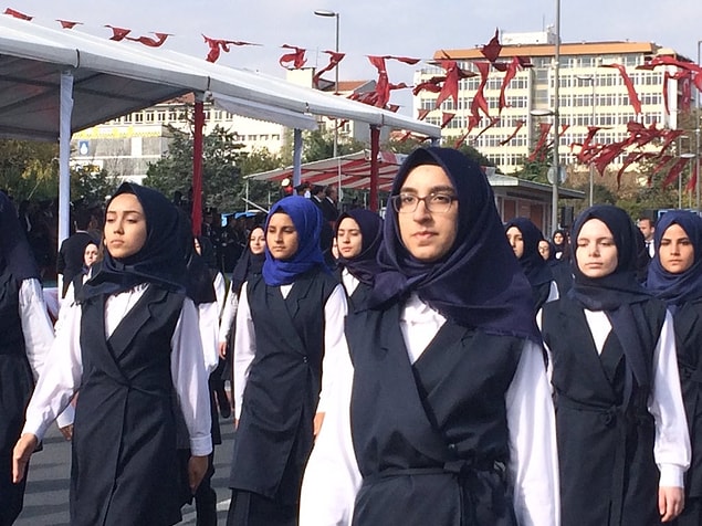 Vatan Caddesi'nde geçit töreni