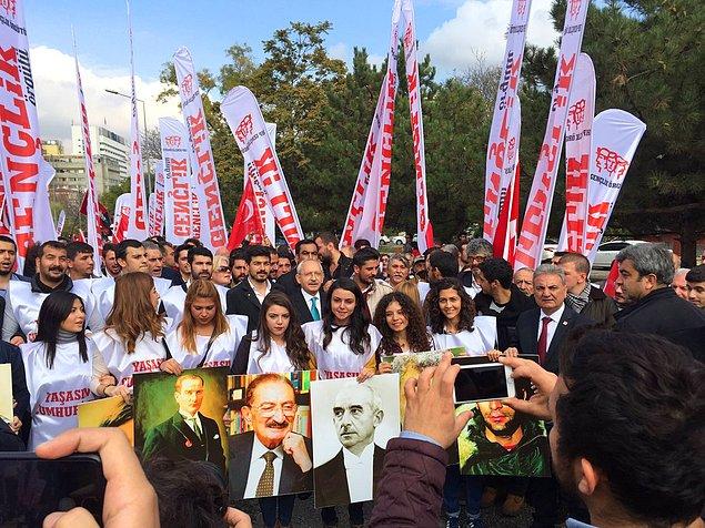 CHP ilk Meclis'ten Anıtkabir'e yürüdü