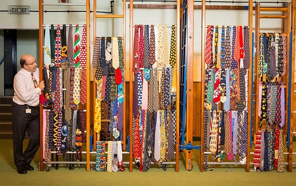 7. Коллекционер галстуков зовется грабатологист