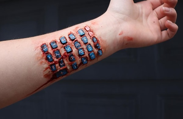 6. «Недавно меня попросили сделать грим для модели, которую планируют снять для обложки книги».