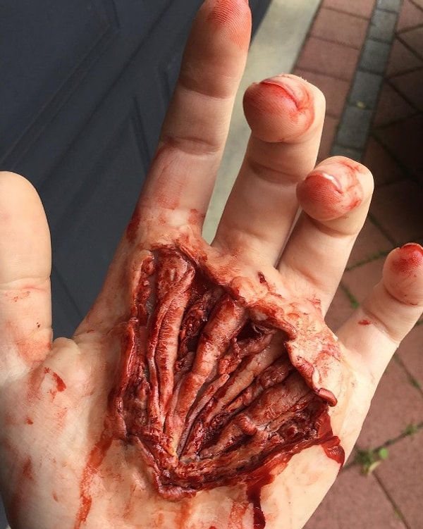 7. «А одно телевизионное шоу предложило быть у них гримером. Это так здорово!»