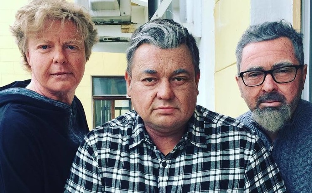 Почему солисты "Иванушек", "Руки вверх!" и "Дискотеки Аварии" так резко состарились?