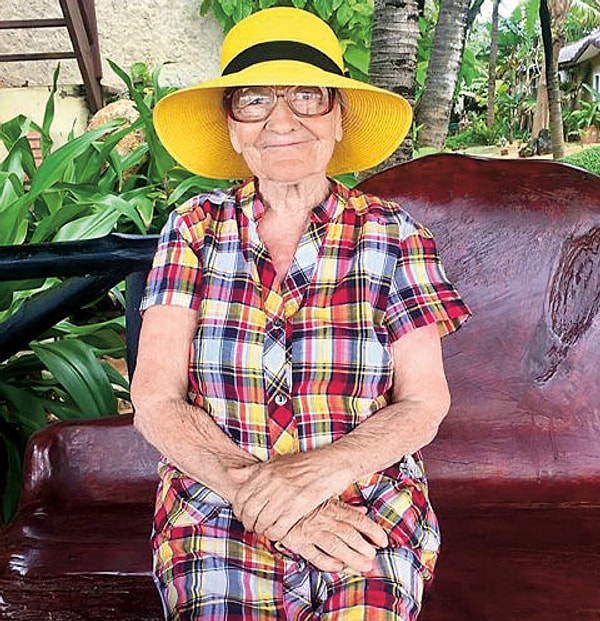 1. Первой о ней рассказала москвичка Екатерина Панина, которая встретила бабушку во Въетнаме.