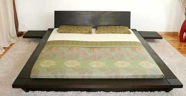 7. Спите на жесткой постели