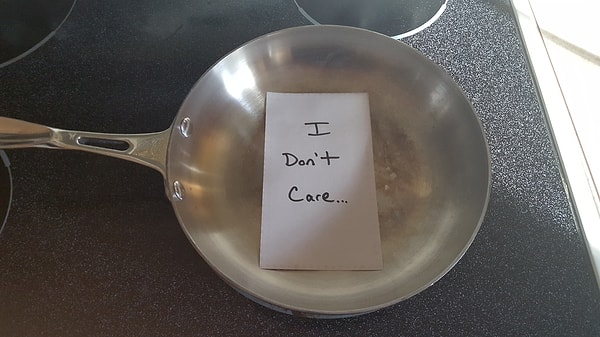 1. "Сегодня я приготовил своей девушке на ужин то, что она так давно хотела..."