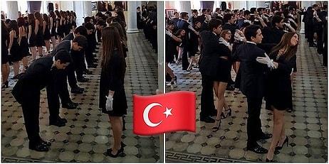 Ve Dünya 4 Dakikalığına Güzelleşti: İzmir Atatürk Lisesi Cumhuriyet Balosu Dans Gösterisi