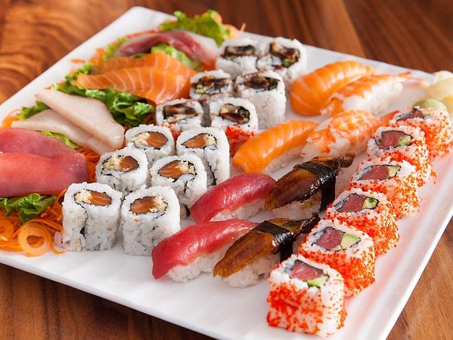 "Alt Tarafı Çiğ Balık ve Pirinç" Diyenlerin Yüzünü Kızartacak Dopdolu 15 Sushi Bilgisi