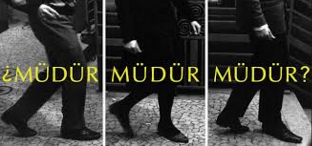 13. 'Müdür müdür müdür?' dilbilgisi olarak doğru bir cümle.