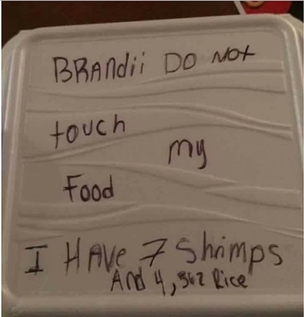 13. Иногда делиться надоедает и хочется съесть что-нибудь самому хоть раз в жизни!