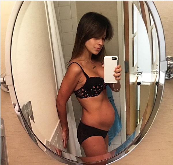 12. После этого звезды, получавшие негативные отзывы в адрес своих суперстройных тел, приходящих в норму после рождения детей, воспряли духом