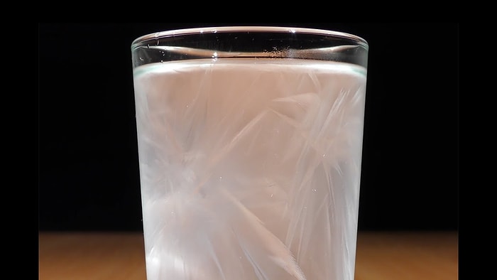 Abrakadabra! Su ile Yapılabilecek 4 Sihirbazlık Numarası