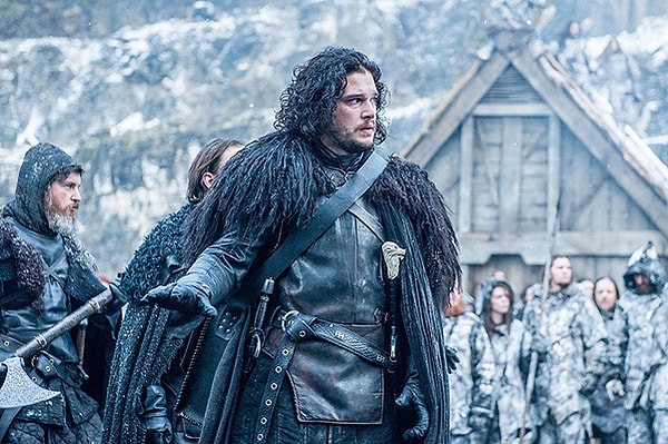 4. Джон Сноу не согласится с предложением сестры отнять земли тех Домов, которые не поддержали Старков. Вместе с бывшим сподвижником Станниса Баратеона, Давосом Сивортом, Сноу отправится к Дейенерис, чтобы попросить о драконьем стекле для сражения с армией Белых ходоков