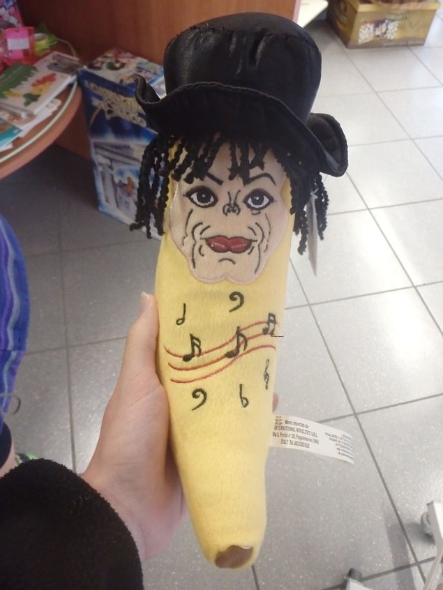 1. Basınca şarkı söyleyen Michael Jackson muz?!