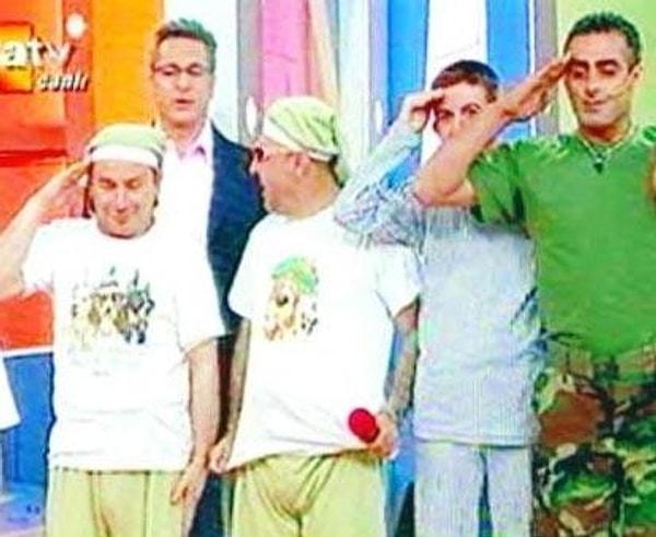1. 2006 yılı ile başlıyoruz şimdi! Mehmet Ali Erbil'in canlı yayında pantolon indirmesi insanları hayrete düşürdü.