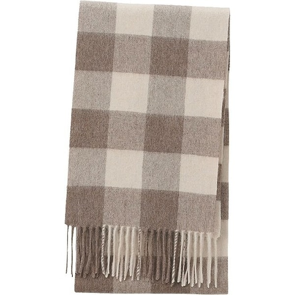 24. Кашемировый шарф, в котором хочется сидеть у камина и слушать интересные истории