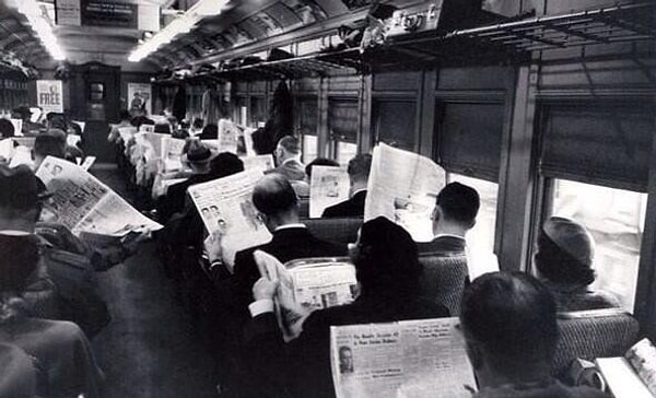 12. Из-за этих айфонов люди не общаются друг с другом, то ли дело раньше!