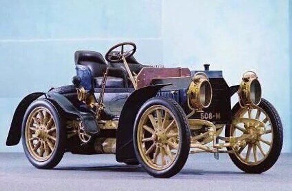 17. Так выглядел первый мерседес.