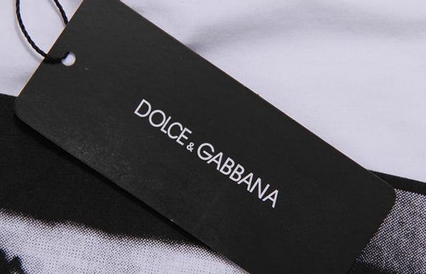 3. После покупки пиджака срежьте все этикетки, прежде чем надевать его