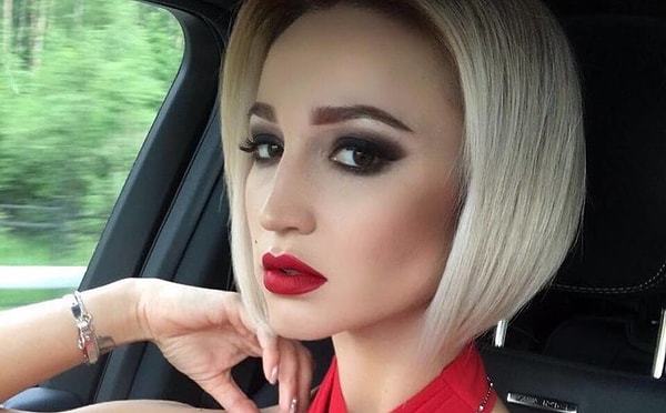 6. Ранее в Сети писали, что Дмитрий часто проводил время в компании девушек и неоднократно изменял жене