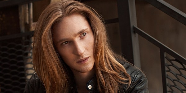 5. Надо отдать Настасье должное, поет она лучше, чем другой подопечный Дробыша и бывший молодой человек артистки, Александр Иванов