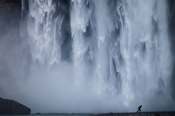 12. Skogafoss Şelalesi, İzlanda