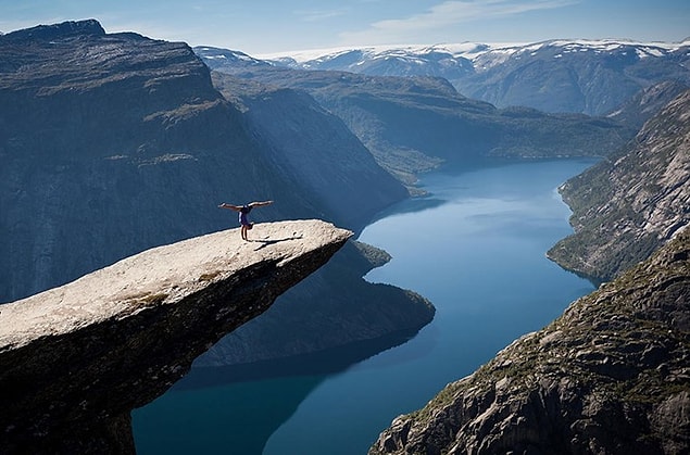 28. Trolltunga, Norveç