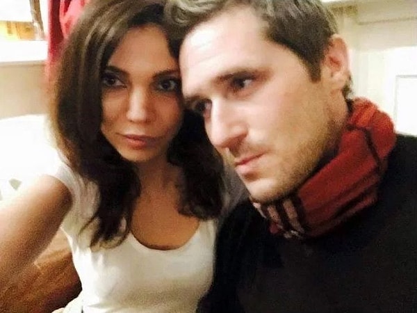 6. Его девушка, 31-летняя Сара Адамс, утверждает, что Макс был напуган, и что его удерживали там против воли.