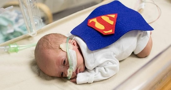 Интернет в восторге от этой идеи: крошечные борцы за жизнь в костюмах супергероев