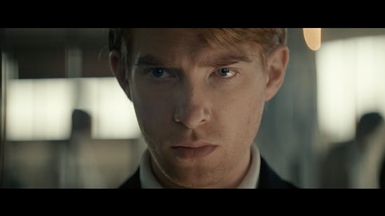 Новая реклама Burberry с Сиенной Миллер и Лили Джеймс