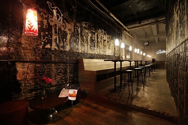 2. Кстати, о выпивке. Какого бара нет в Питере?