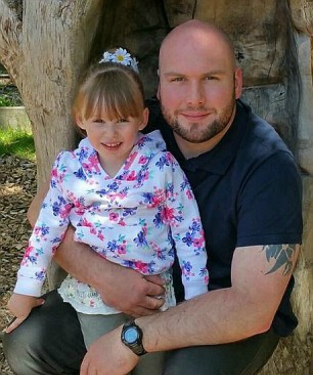 Jessica ve babası Andy Whelan bu amansız hastalık onları esir etmeden önce gayet mutluydu.