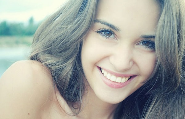 2. Одинокие девушки приветливы