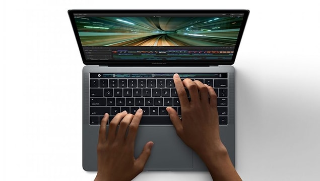 1. Yeni Apple Macbook Pro tanıtıldı.