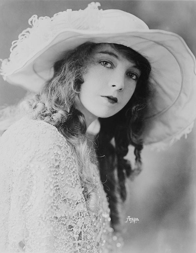 10. Lillian Gish has been called film's "first true actress," as she pioneered new film performing techniques, recognizing the crucial differences between stage and screen acting.