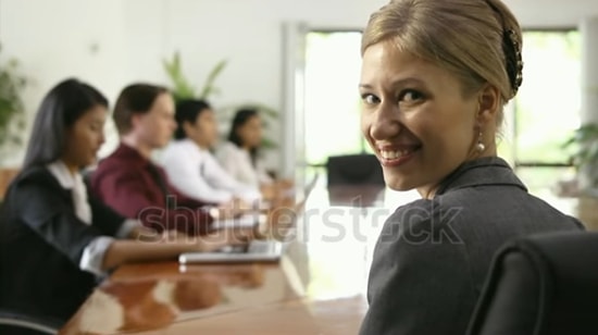 Stock Videolara Alakasız Sesler Eklenirse Ne Olur?