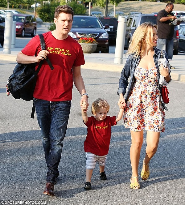 5. Мальчику поставили страшный диагноз, когда он со своей матерью ездил в США из-за проблем со здоровьем. Семья не раскрывает деталей болезни