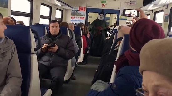 Битва Дамблдора и Волан-де-Морта в электричке 😂