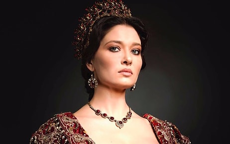 Nurgül Yeşilçay'dan Onedio Sürprizi! Güçlü Kadınların Çok Sık Duyduğu 16 Klişe Söylem