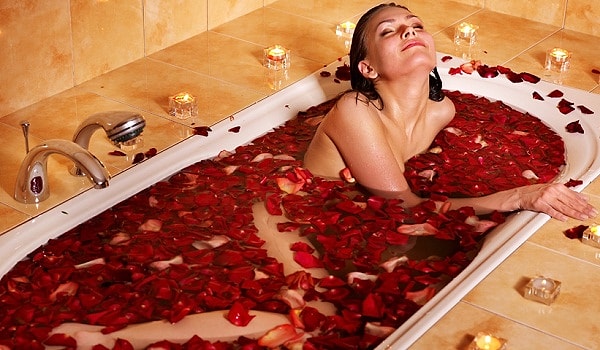 9. Что вы на самом деле делаете целый час в ванной?