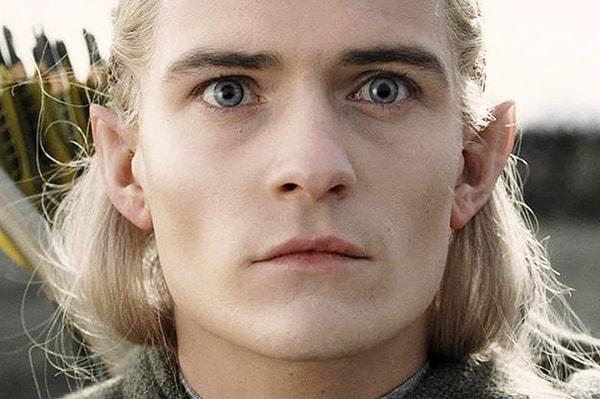 13. 'Hobbit' serisinde Legolas'ın gözleri mavi.